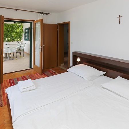 Apartment Laguna 1 Bol Exterior photo